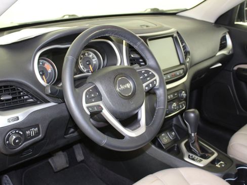 Used 2016 Jeep Cherokee Limited w/ Technology Group image 3