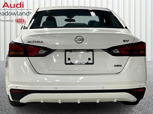 Used 2024 Nissan Altima 2.5 SV image 5