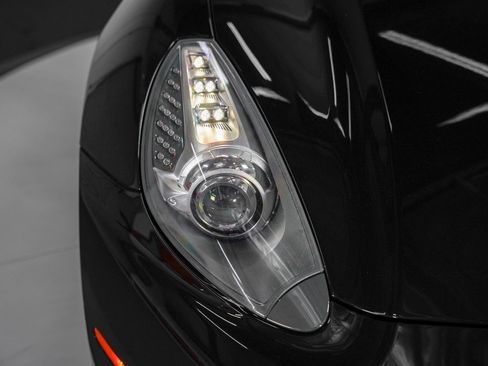 Used 2010 Ferrari California RWD image 14