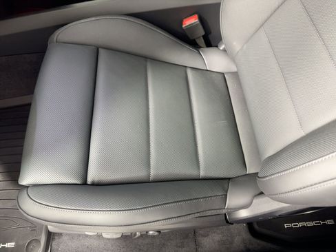 Used 2025 Porsche Macan 4S Electric image 14