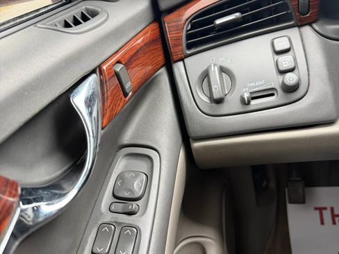Used 2000 Cadillac De Ville image 16