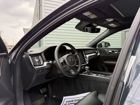 Used 2020 Volvo S60 T6 Momentum AWD/4WD image 5