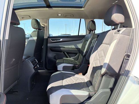 New 2026 Volkswagen Atlas Peak Edition image 14