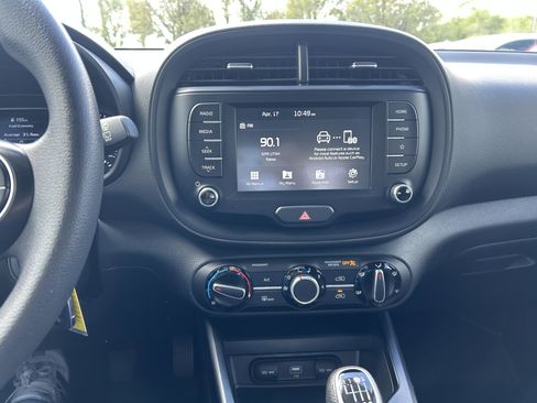 Used 2021 Kia Soul LX image 12