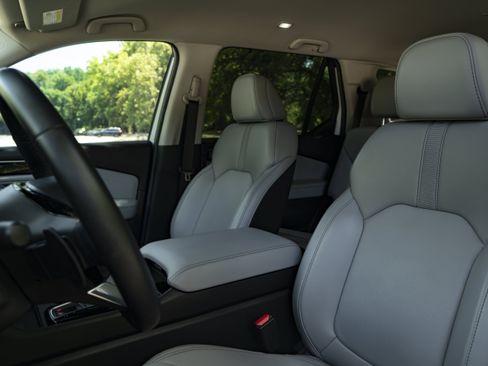 Used 2025 Honda Pilot EX-L image 17