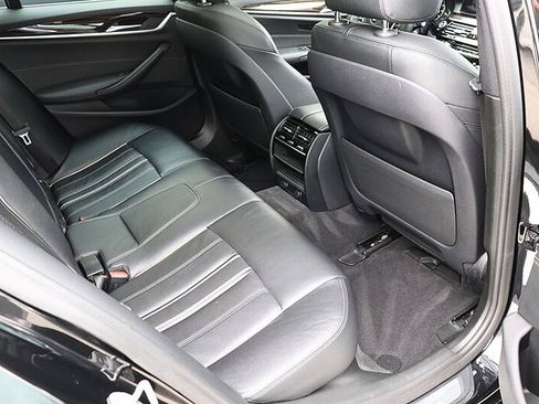 Used 2019 BMW 530i RWD image 13