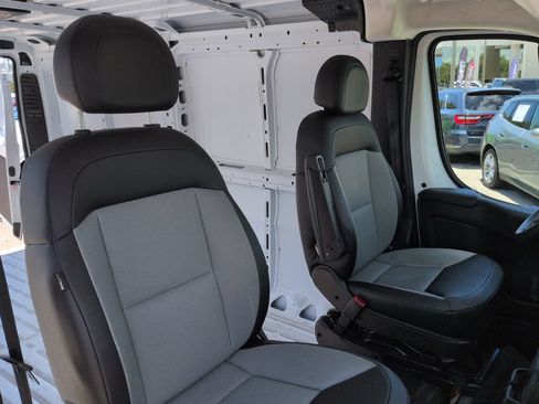 Used 2025 RAM ProMaster 2500 w/ Convenience Group FWD image 16
