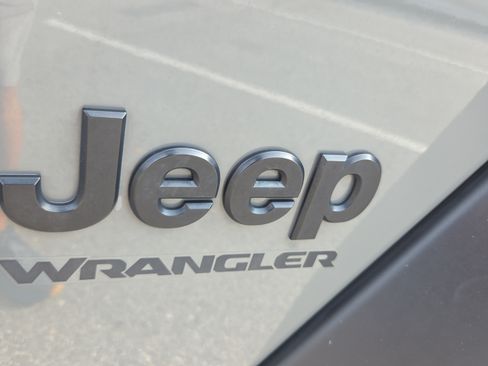 Used 2021 Jeep Wrangler Sport AWD/4WD image 33