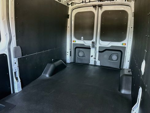 New 2026 Ford Transit 250 148 Medium Roof w/ Load Area Protection Package RWD image 16