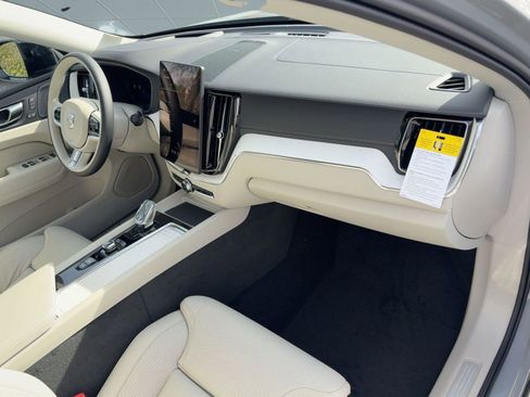 New 2026 Volvo XC60 B5 Ultra w/ Climate Package image 31