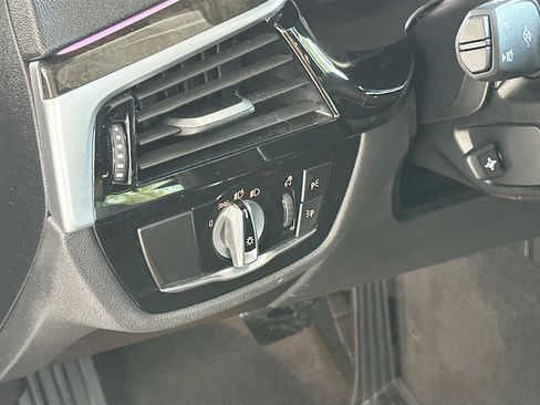 Used 2023 BMW 530i w/ Executive Package image 10