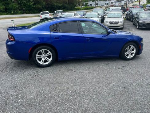 Used 2020 Dodge Charger SXT w/ Leather Interior Group RWD image 7