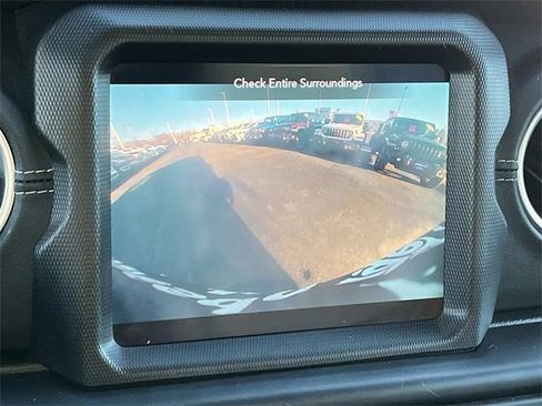 Used 2023 Jeep Wrangler Unlimited Sahara w/ Cold Weather Group image 33