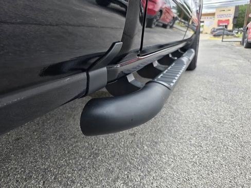 Used 2018 GMC Sierra 1500 SLT w/ All-Terrain Package AWD/4WD image 17