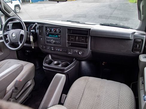 Used 2020 Chevrolet Express 3500 LT w/ LT Preferred Equipment Group image 27