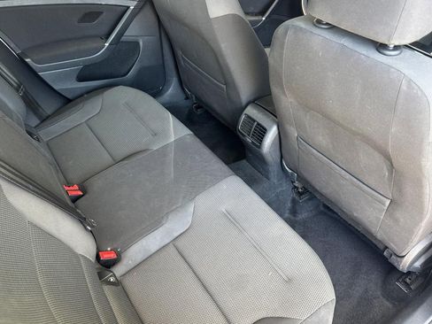 Used 2018 Volkswagen e-Golf SE FWD image 29