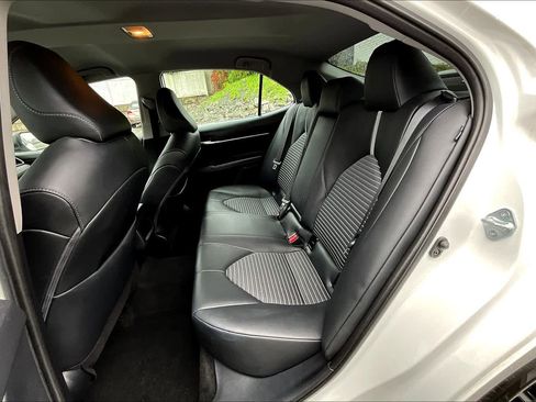 Used 2023 Toyota Camry SE image 15