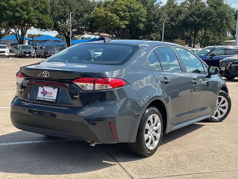 Used 2025 Toyota Corolla LE FWD image 4
