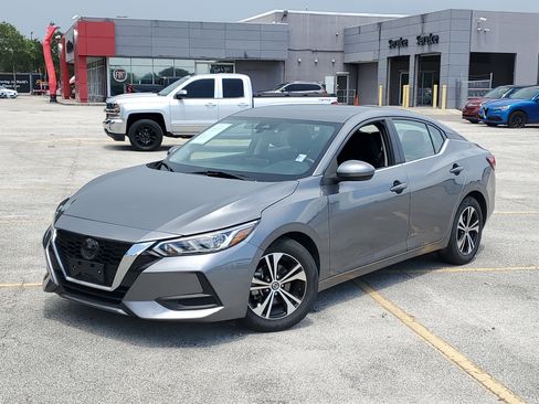 Used 2023 Nissan Sentra SV image 2