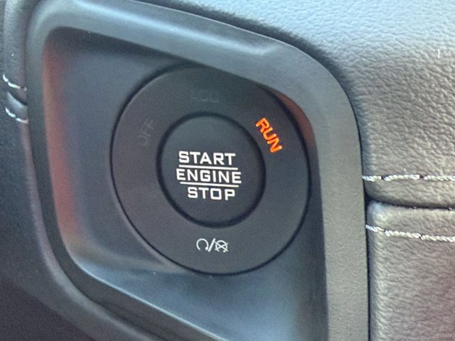 Used 2025 Jeep Gladiator Rubicon AWD/4WD image 29