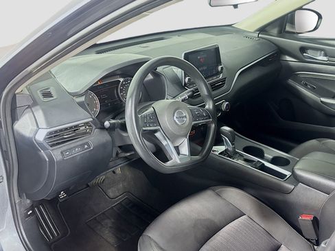 Used 2019 Nissan Altima 2.5 S FWD image 9