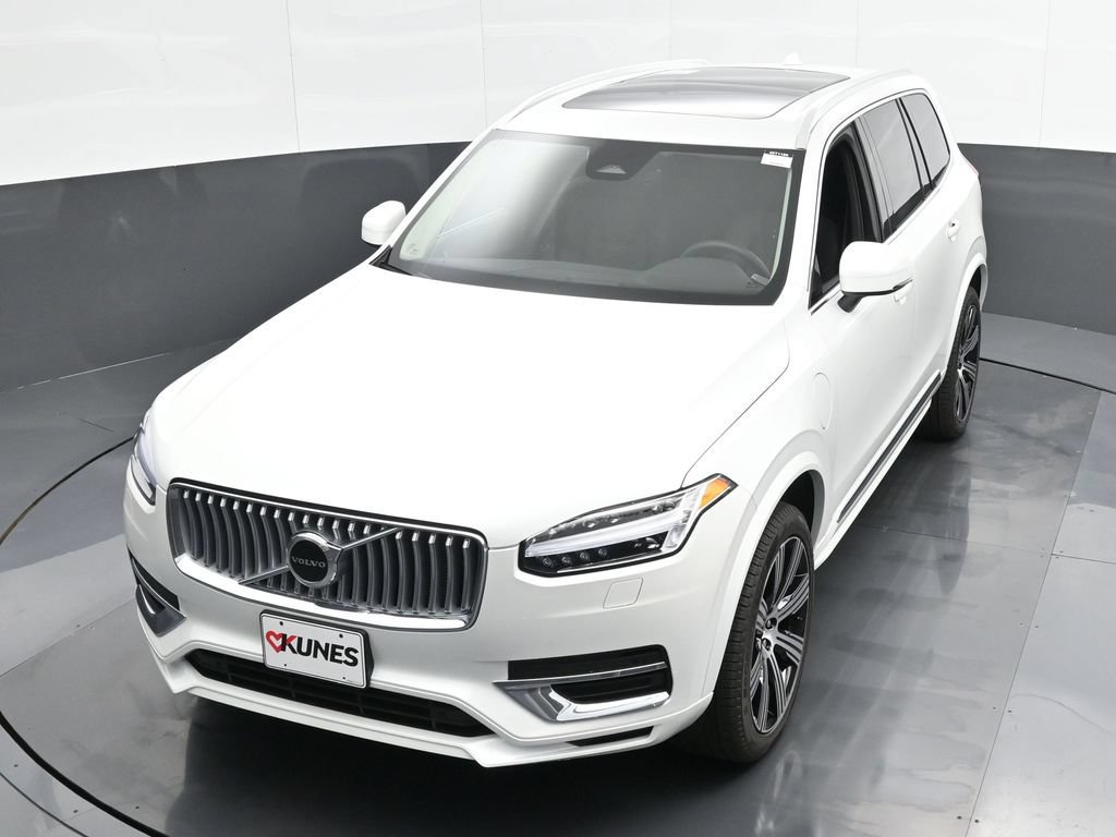 Certified 2025 Volvo XC90 T8 Core w/ Protection Package Premier AWD/4WD image 43