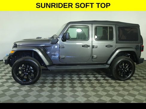Used 2023 Jeep Wrangler Unlimited Sahara w/ Cold Weather Group AWD/4WD image 6