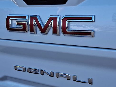 Used 2022 GMC Sierra 2500 Denali w/ Denali Ultimate Package image 30