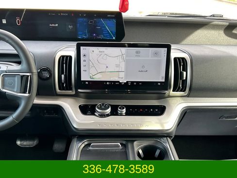 Used 2025 Ford Expedition Active RWD image 19
