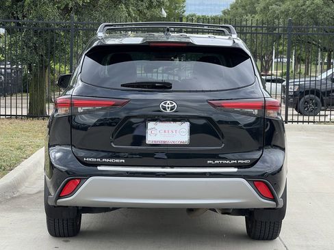 Used 2024 Toyota Highlander Platinum AWD/4WD image 5