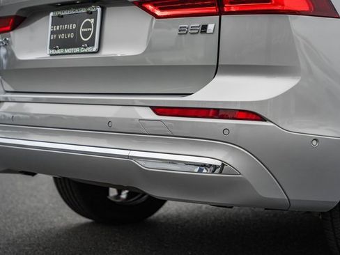 Certified 2023 Volvo XC60 B5 Ultimate w/ Climate Package image 9