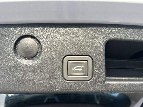 Used 2026 Chevrolet Equinox RS w/ Convenience Package III FWD image 35