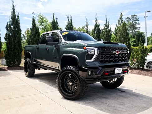 Used 2026 Chevrolet Silverado 2500 ZR2 w/ LPO, Dark Essentials Package AWD/4WD image 2