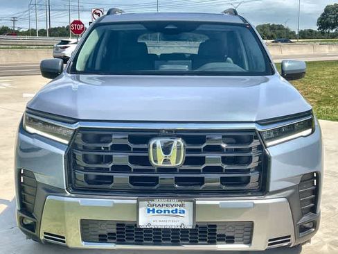 Used 2026 Honda Pilot Touring image 7