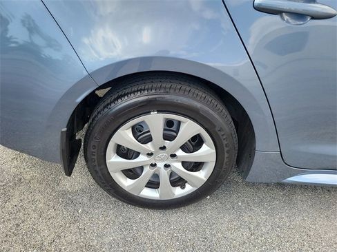 Used 2025 Toyota Corolla LE image 5
