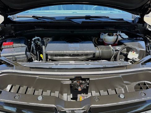 Certified 2025 Cadillac Escalade Sport AWD/4WD image 32