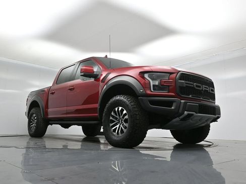 Certified 2019 Ford F150 Raptor w/ Equipment Group 802A Luxury image 47
