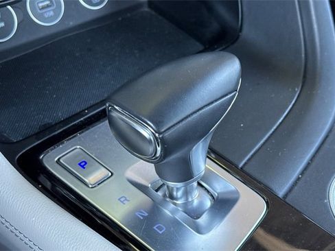 Used 2023 Genesis G70 2.0T image 31