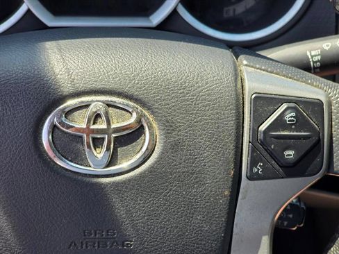 Used 2015 Toyota Tacoma PreRunner w/ Convenience Package RWD image 16