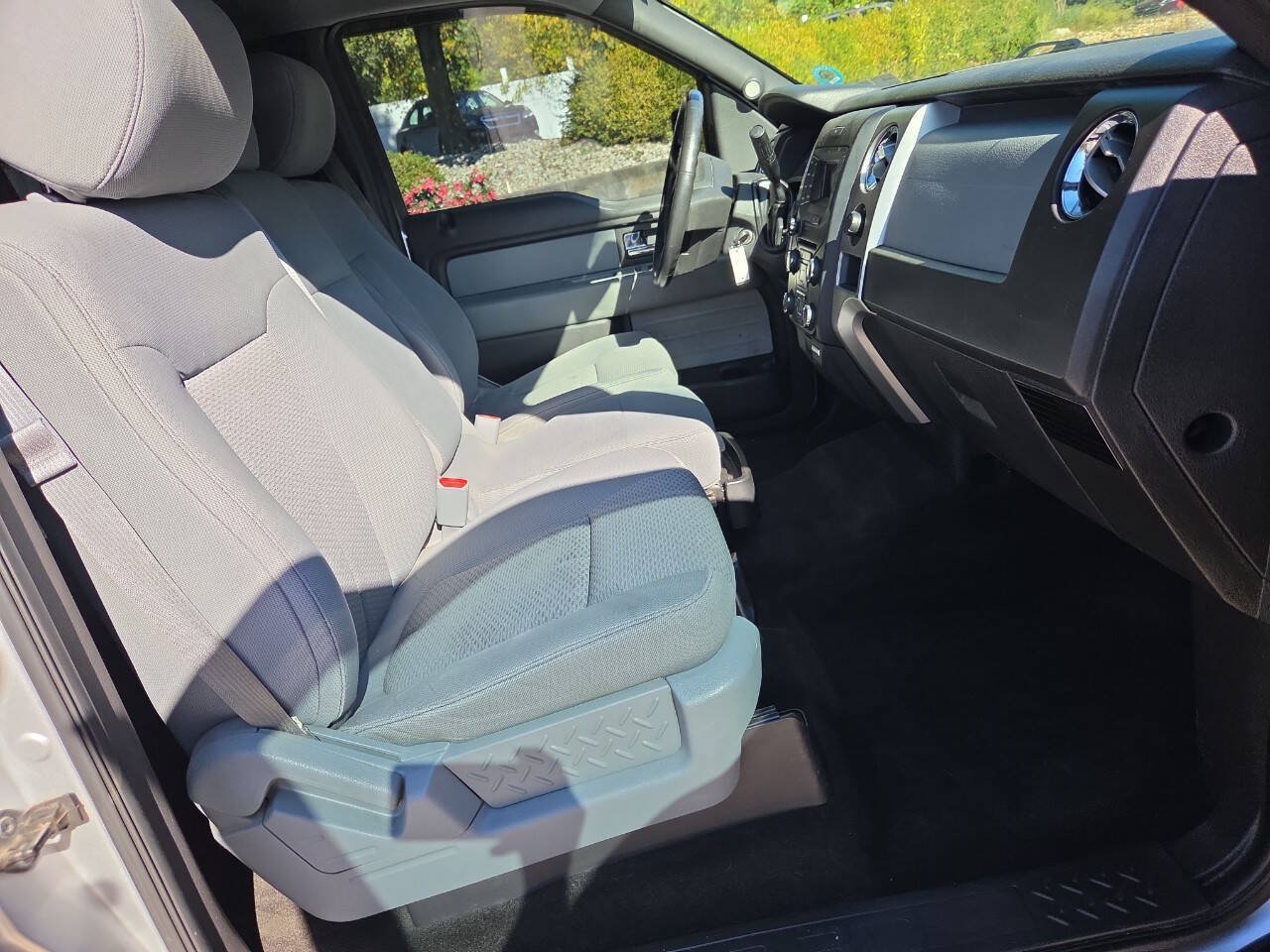 Used 2013 Ford F150 XLT w/ XLT Chrome Pkg AWD/4WD image 32