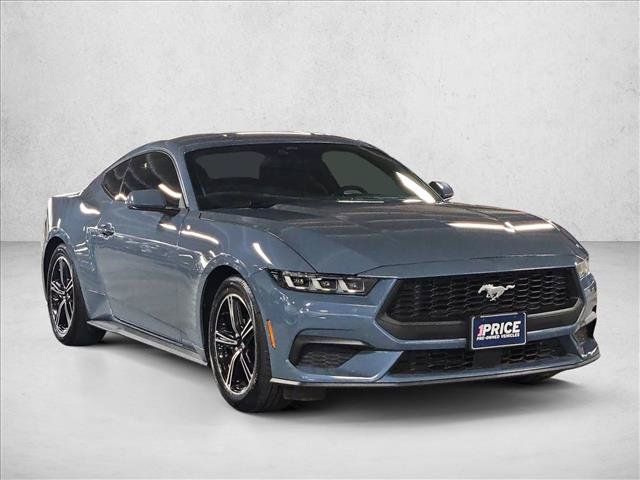 Used 2024 Ford Mustang Coupe RWD image 3