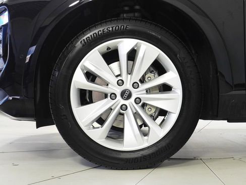 Used 2025 Audi Q6 e-tron Premium w/ 20" Wheel Package image 5