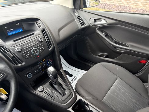 Used 2016 Ford Focus SE image 15