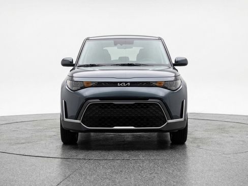 Used 2025 Kia Soul LX w/ LX Technology Package FWD image 2
