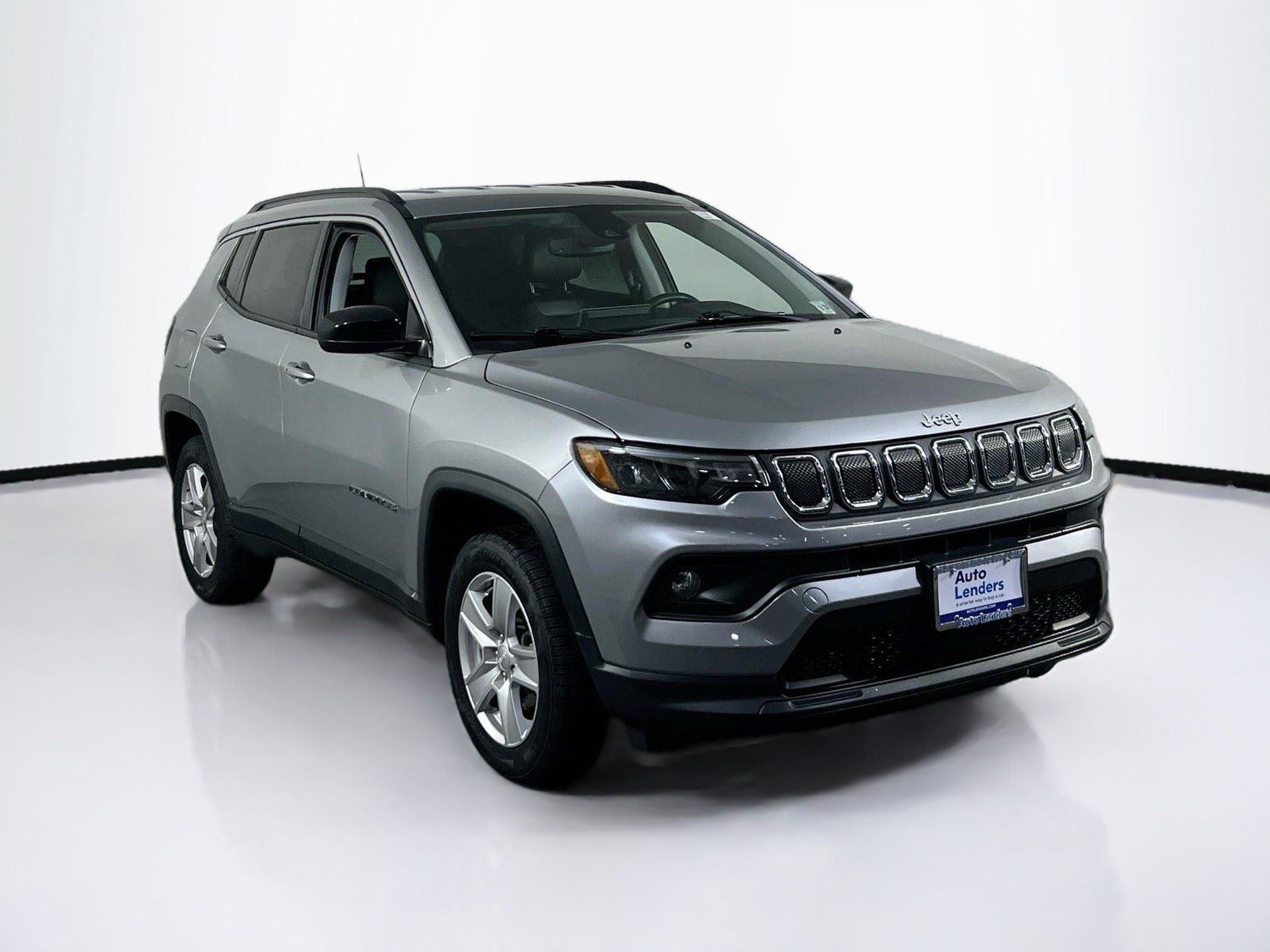 Used 2022 Jeep Compass Latitude w/ Convenience Group AWD/4WD image 3