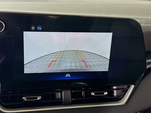 New 2026 Chevrolet Equinox LT w/ Convenience Package II image 9