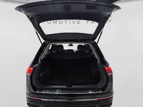 Certified 2023 Volkswagen Tiguan SE AWD/4WD image 36