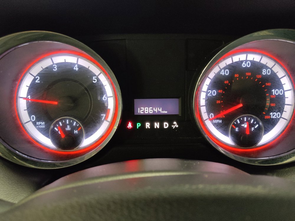 Used 2015 Dodge Grand Caravan American Value Package FWD image 23