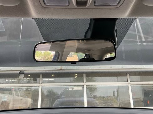 Used 2025 Hyundai Venue SEL image 17