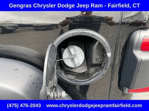 Used 2024 Jeep Wrangler Unlimited AWD/4WD image 36